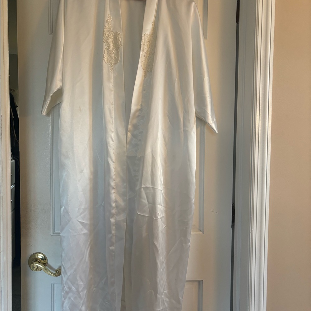 Elegant White Satin Robe